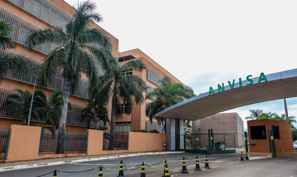 Anvisa proíbe suplemento irregular e suspende lotes de creatina