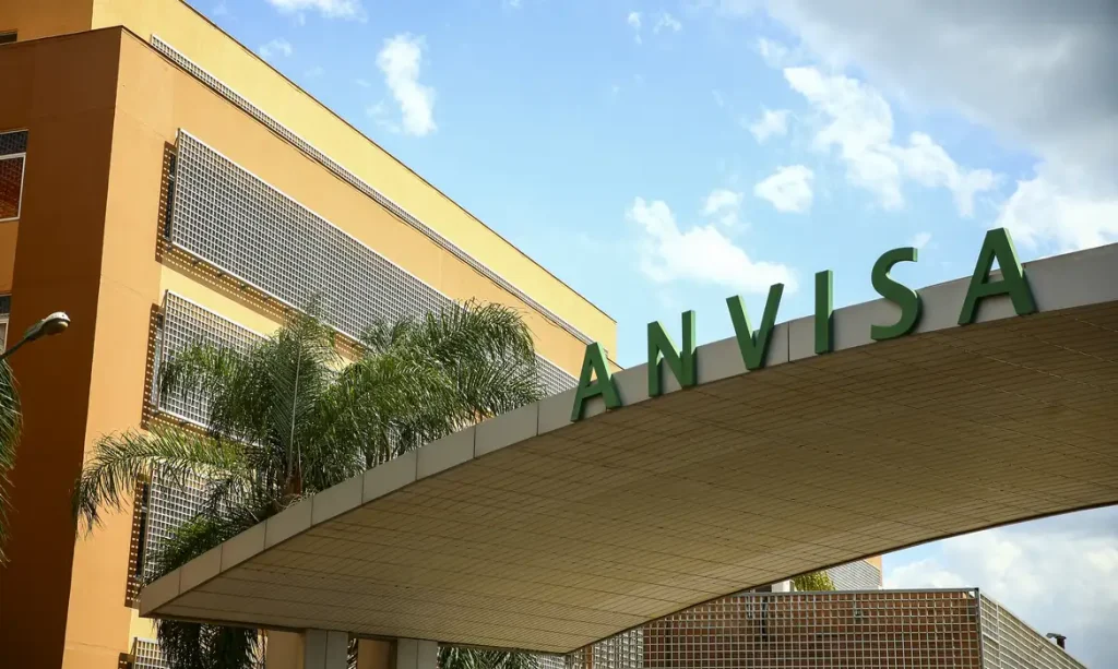 Anvisa proíbe plataforma de consulta online e entrega de medicamento